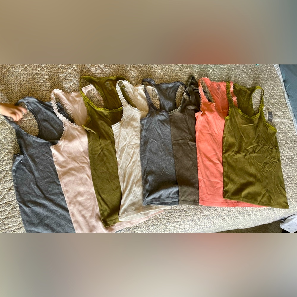 8 Aerie tank Tops